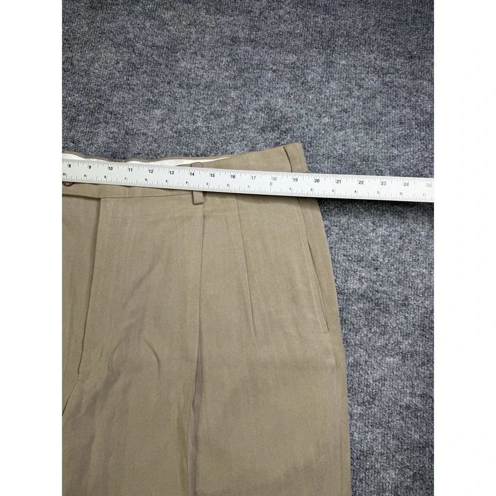 Jos. A Bank Men's Shorts 100% Silk Size 40 Beige Herringbone Pleated Chino VTG